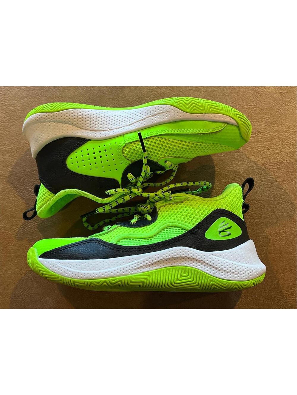 Curry 3z 24 Under Armour Basketball Shoes Hyper Green/Black (Youth 1.5Y)